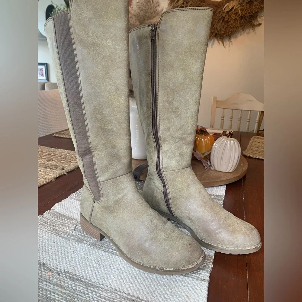 GH Bass Derica Distressed Tan Faux Leather Riding Boots With Stretch Size 8.5
